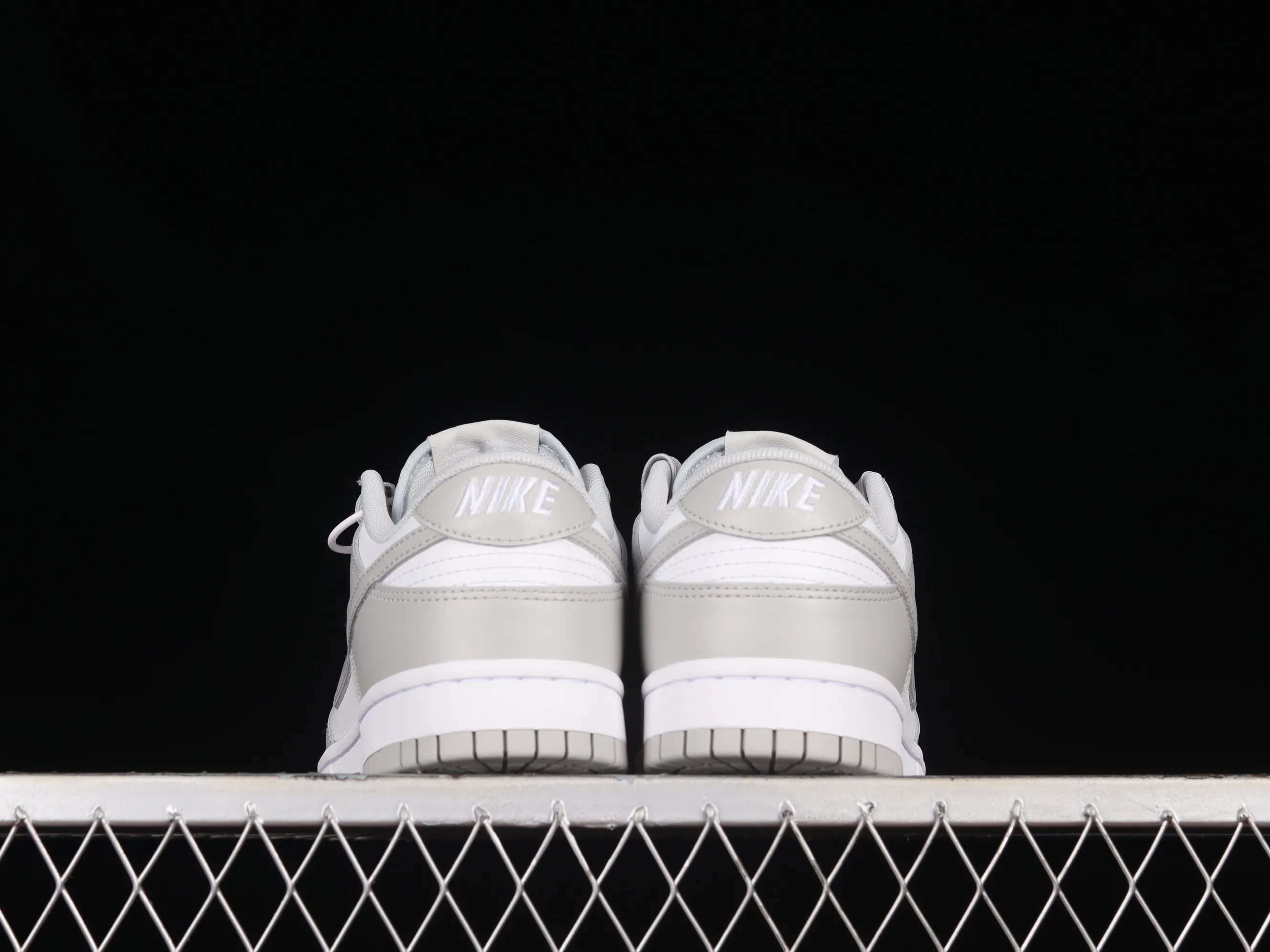 All Categories Nk SB Dunk Series Nk SB Dunk Low Low-top Sneakers Nk SB Dunk Low "Grey Fog" White Gray SB Smashed Backboard Fashion Casual Sneakers DD1391-103